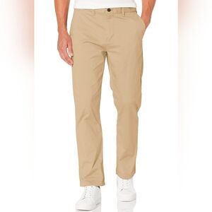 NWT Tommy Hilfiger Chinos Tailored Fit 34/32
